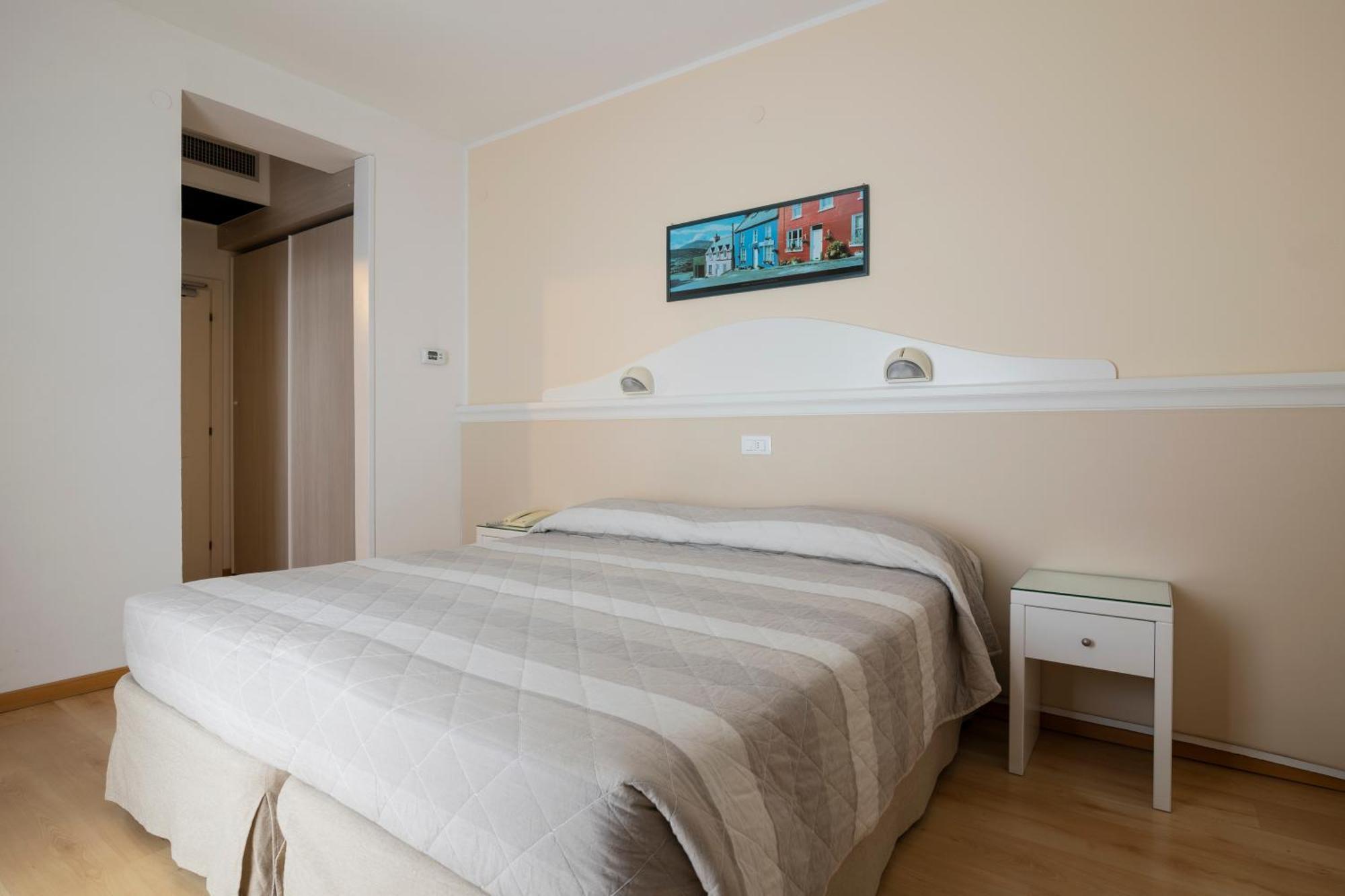 Hotel Miami Lido di Jesolo Exterior photo